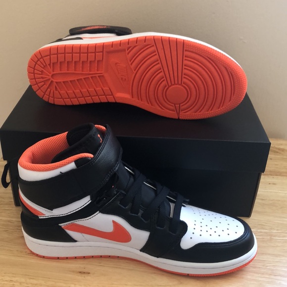 🖤🧡NIKE AIR JORDAN 1 HI FLYEASE SNEAKERS🧡🖤 - Picture 10 of 12